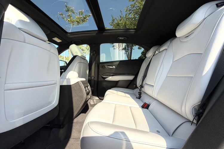 凯迪拉克XT4 2024款 28T 两驱尊贵型中控内饰7003