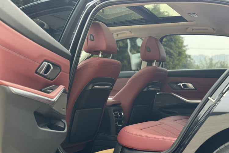 宝马3系 2022款 325Li M运动曜夜套装中控内饰7008