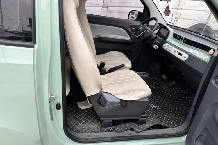 五菱汽车 宏光MINIEV 2022款 马卡龙臻享款 三元锂中控内饰7006