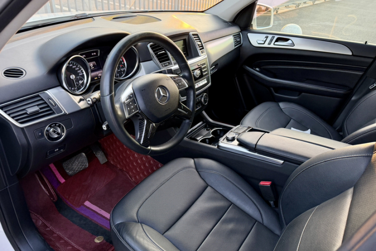 奔驰M级 2014款 ML 320 4MATIC中控内饰7005