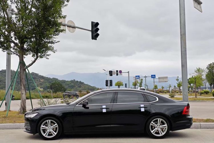 沃尔沃S90 2018款 T4 智逸版车身外观6005