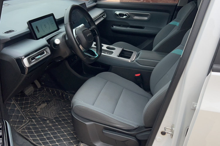 埃安 AION Y 2023款 Younger中控内饰7006