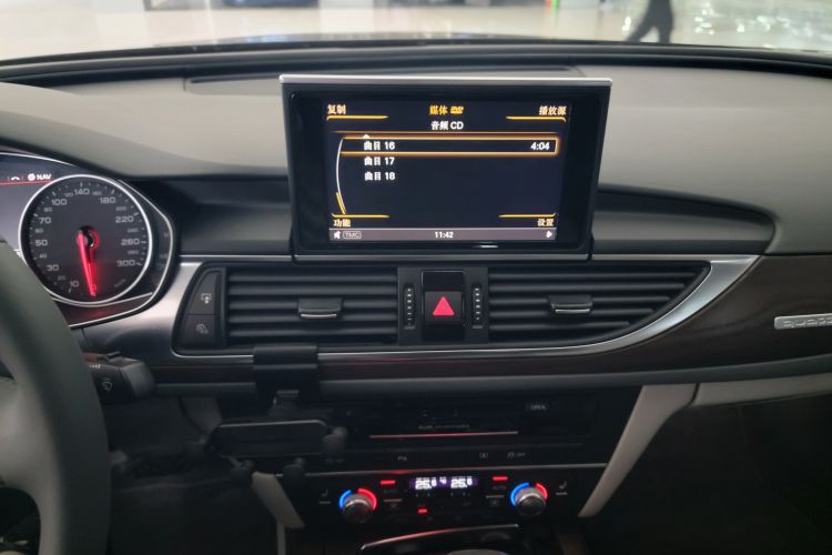 奥迪A6L 2015款 35 FSI quattro 技术型中控内饰7003