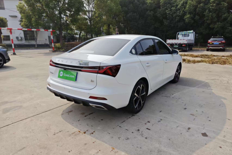 荣威i5 2023款 1.5L CVT尊荣版车身外观6005