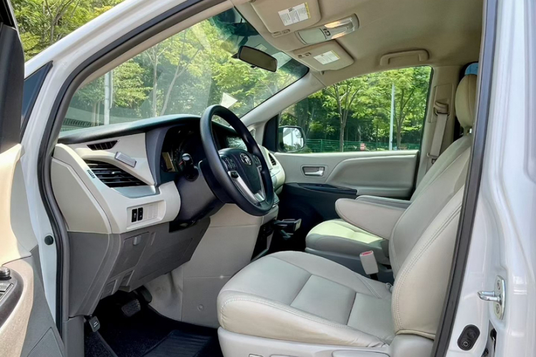 丰田Sienna（平行进口） 中控内饰7002