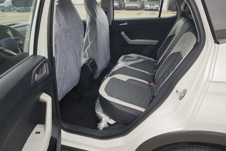 大众 途岳 2025款 新锐 1.5L 锐意版中控内饰7003