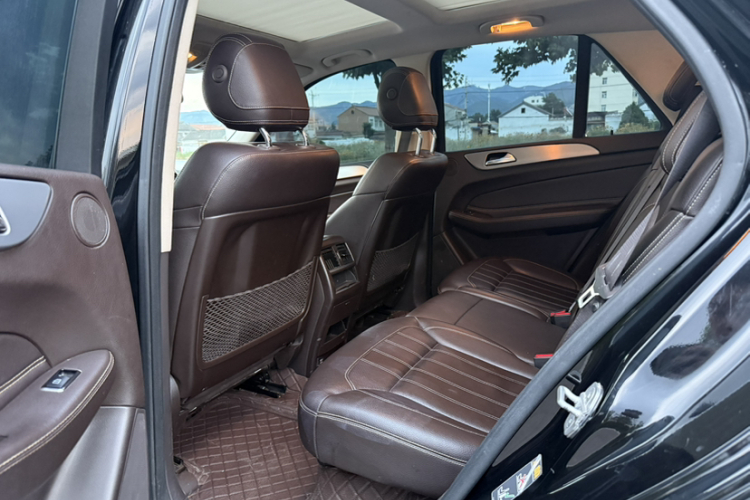 奔驰GLE 2016款 GLE 320 4MATIC 动感型中控内饰7005