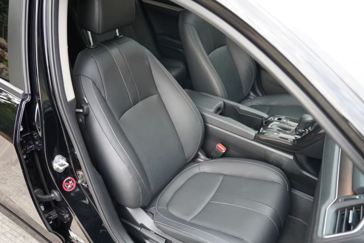 本田 思域 2016款 220TURBO CVT尊贵版中控内饰7011