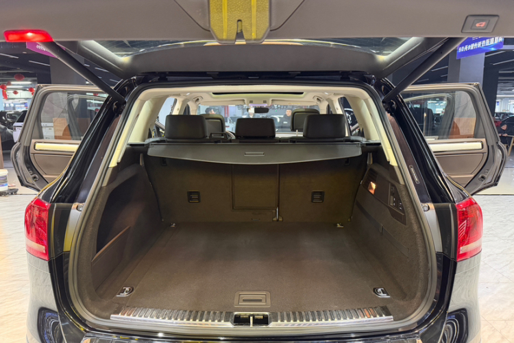 大众 途锐 2017款 3.0TSI 拓野型中控内饰7009