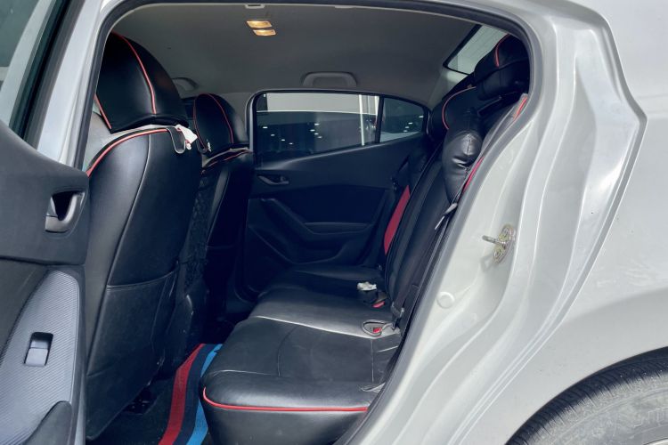 马自达3 昂克赛拉 2019款 云控版 三厢 1.5L 自动舒适型 国VI中控内饰7003