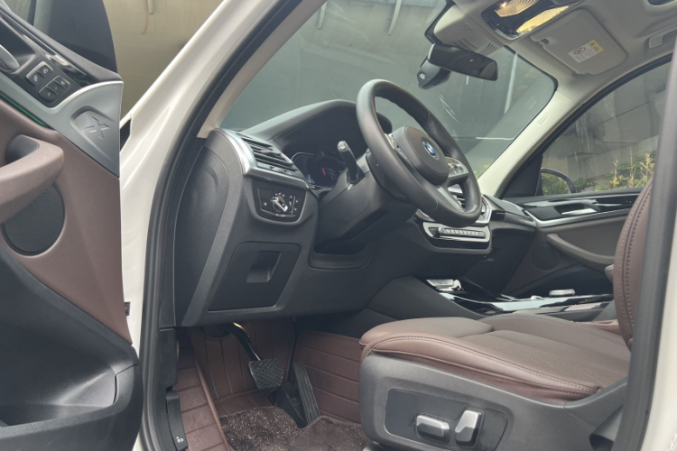 宝马iX3 2022款 改款 领先型局部细节9002