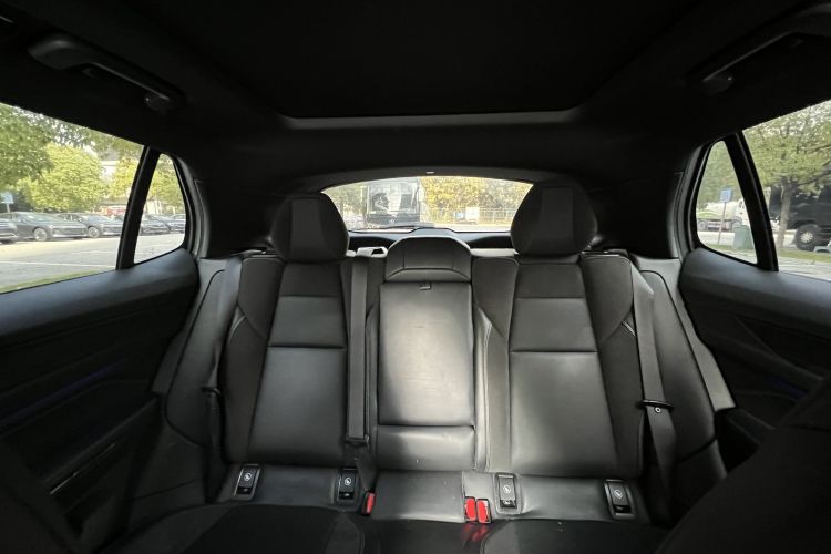 领克01 EM-P 2023款 1.5TD EM-P PM中控内饰7001