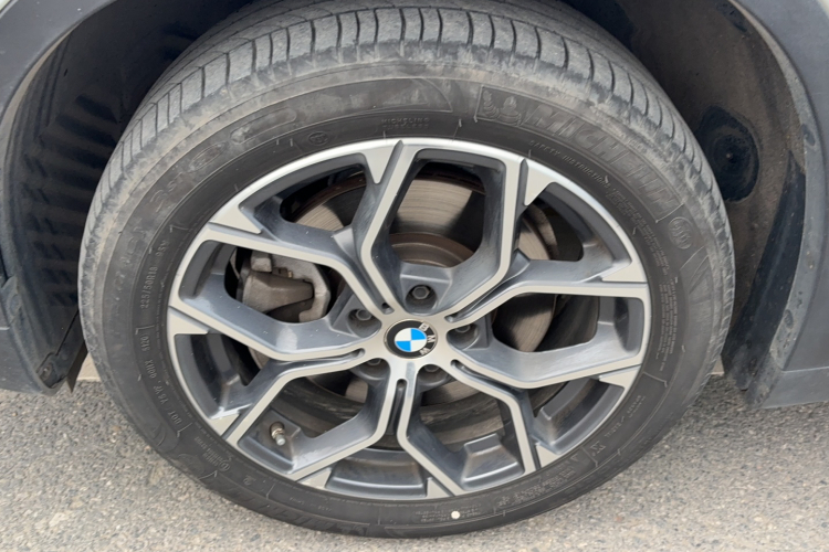 宝马X1 2021款 sDrive25Li 领先型车身外观6002