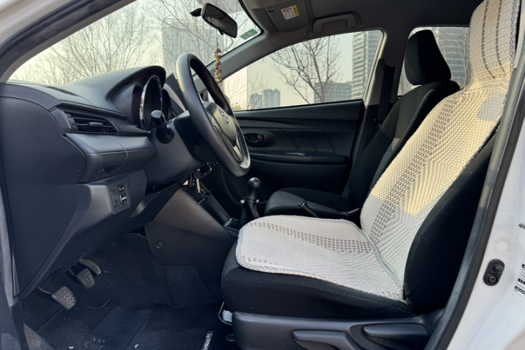 丰田 威驰FS 2019款 1.5L 手动锋驰版局部细节19