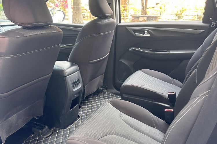 宝骏730 2019款 1.5L 手动时尚型 7座 国VI中控内饰7008