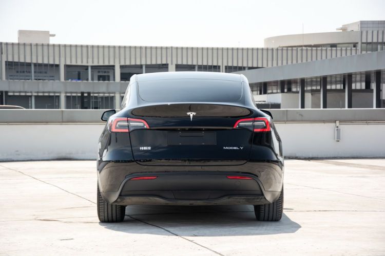 特斯拉 Model Y 2022款 后轮驱动版车身外观6007