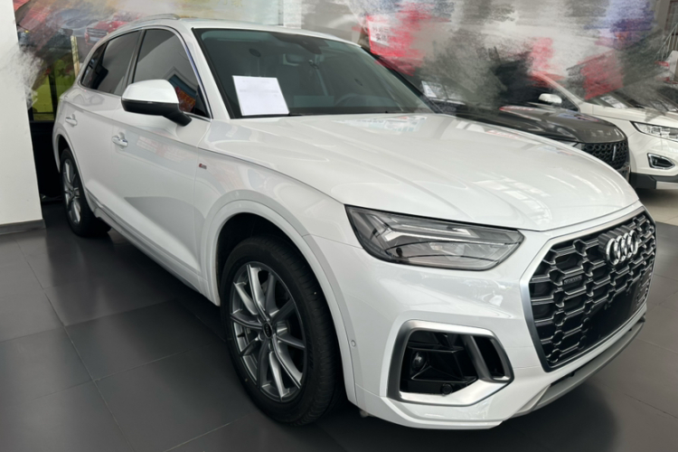 奥迪Q5L 2022款 改款 40T 豪华动感型车身外观6001