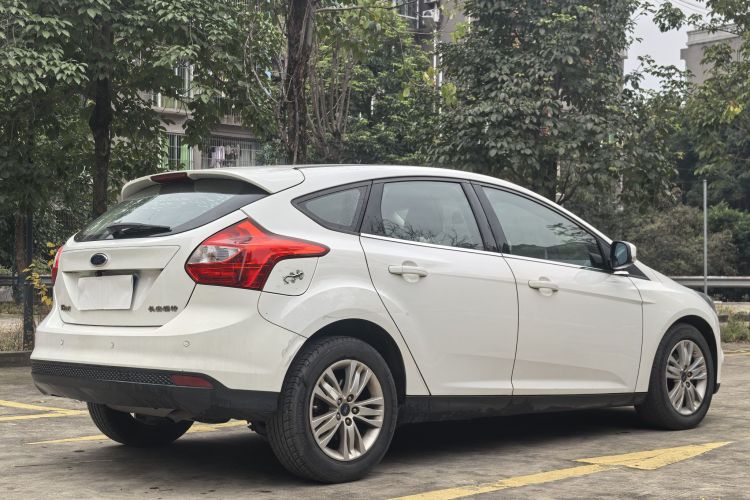 福特 福克斯 2012款 两厢 1.6L 自动舒适型车身外观6003