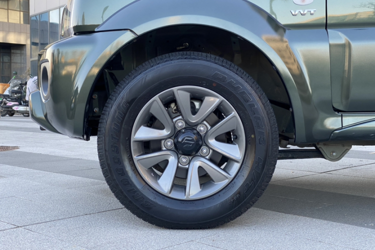 铃木 吉姆尼 2015款 1.3 AT JLX车身外观6003