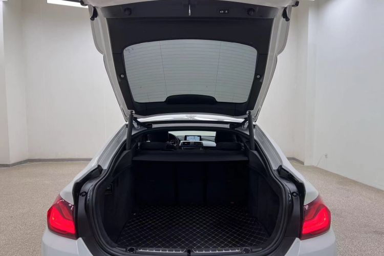 宝马4系 2019款 425i Gran Coupe M运动套装中控内饰7011