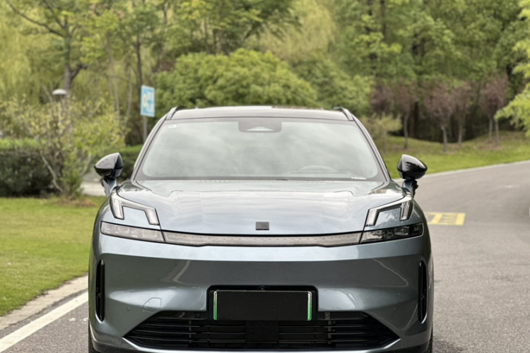 领克08 EM-P 2025款 220km 四驱性能Halo车身外观6006