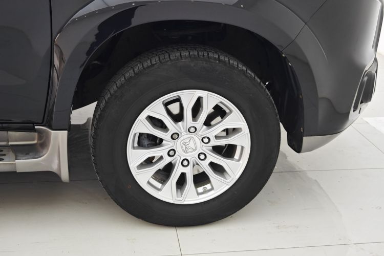 江铃 驭胜S350 2016款 2.0T 自动两驱汽油超豪华版7座车身外观6008