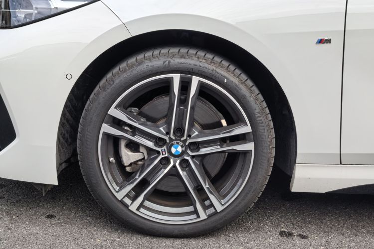 宝马2系(进口) 2023款 225i 四门轿跑车 M运动套装车身外观6012