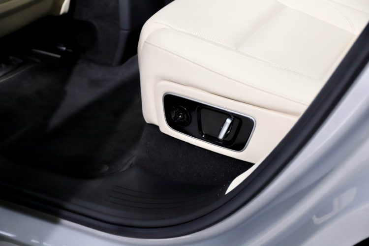 理想汽车 理想L7 2024款 MAX中控内饰7004