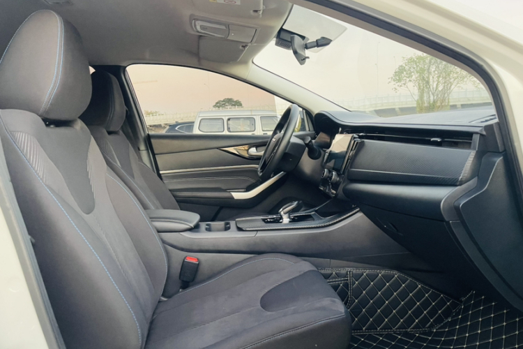 启辰D60EV 2023款 PLUS 舒适版SI型中控内饰7005