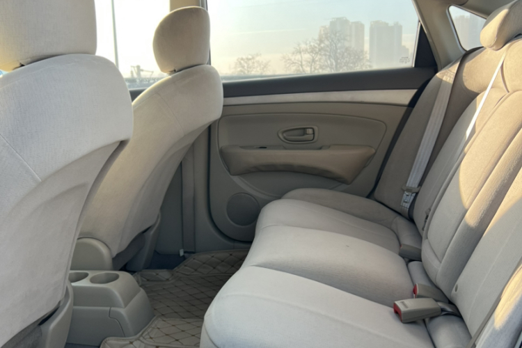 日产 轩逸 2012款 经典 1.6XE 自动舒适版中控内饰7004