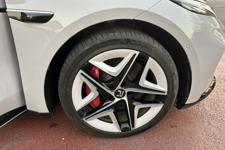 飞凡汽车 飞凡F7 2023款 改款 性能Pro版车身外观6010