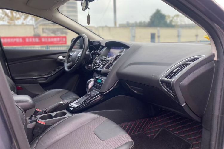 福特 福克斯 2012款 三厢 1.6L 自动风尚型中控内饰7003