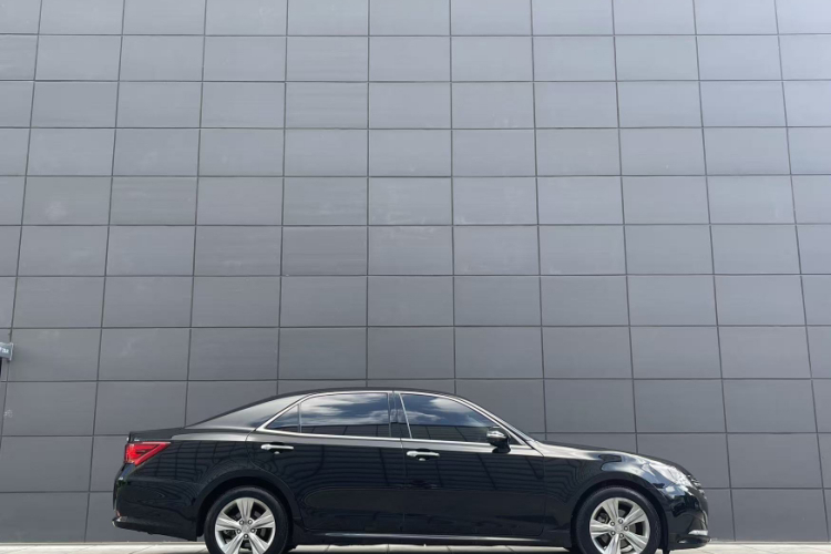 丰田 皇冠 2015款 2.0T 时尚版车身外观6002