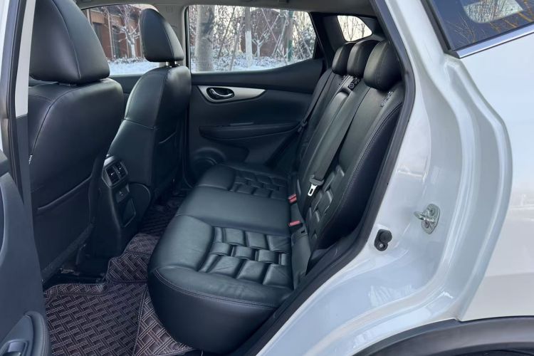 日产 逍客 2021款 2.0L CVT旗舰版中控内饰7003