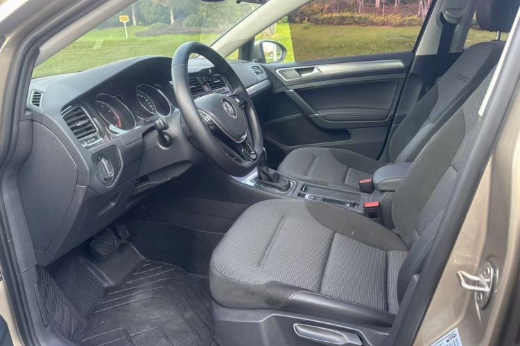 大众 高尔夫 2019款 280TSI DSG舒适型 国V中控内饰7003
