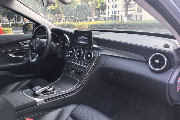 奔驰C级 2015款 改款 C 200 L 运动型中控内饰7004