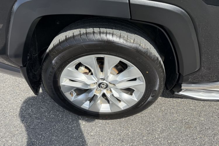 丰田 威兰达 2022款 2.0L CVT两驱领先版车身外观6009