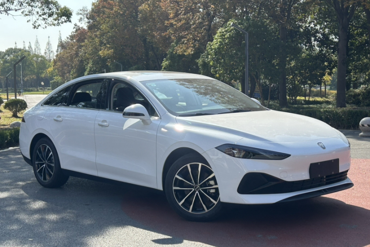 荣威D7 2025款 DMH 125km 世界冠军版车身外观6002