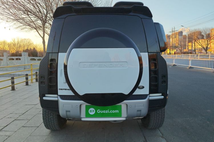 路虎卫士 2023款 改款 110 3.0T P400 暗黑特别版车身外观6004