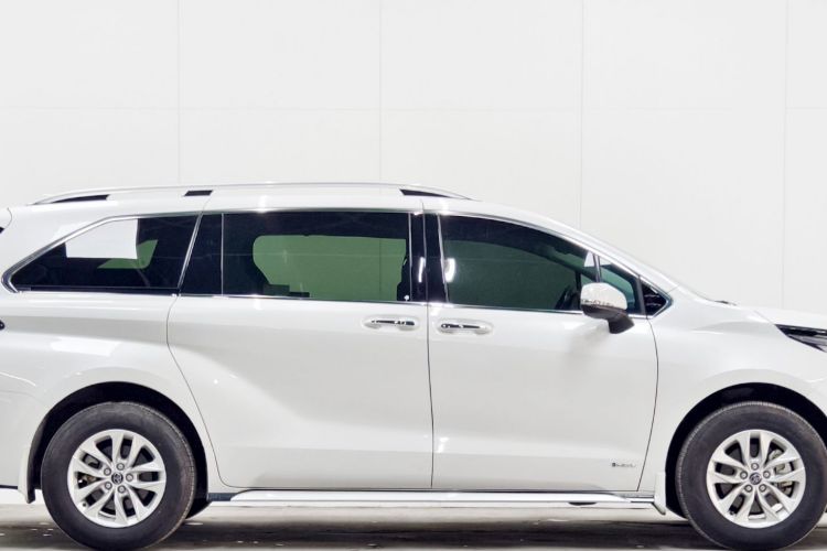 丰田 格瑞维亚 2024款 2.5L混动 舒适版车身外观6007