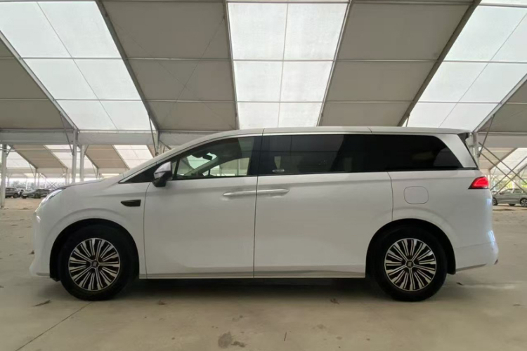 比亚迪 夏 2025款 DM-i 1.5T 180km 超越型车身外观6002