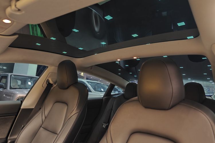 特斯拉 Model 3 2020款 标准续航后驱升级版中控内饰7004