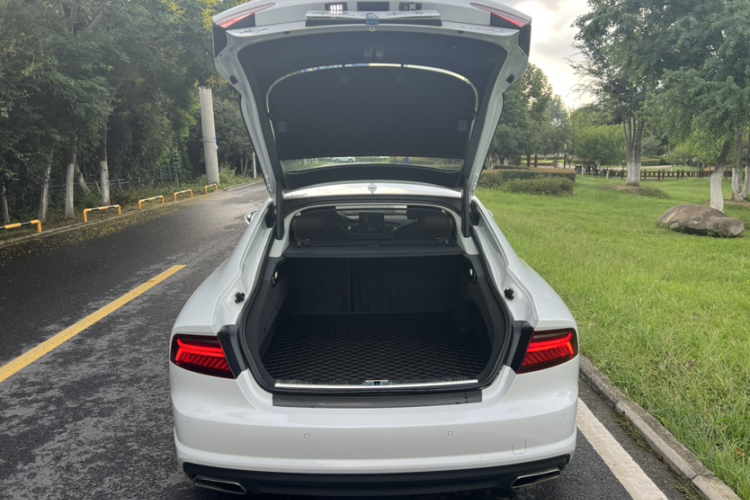 奥迪A7 2017款 35 TFSI 时尚型中控内饰7005