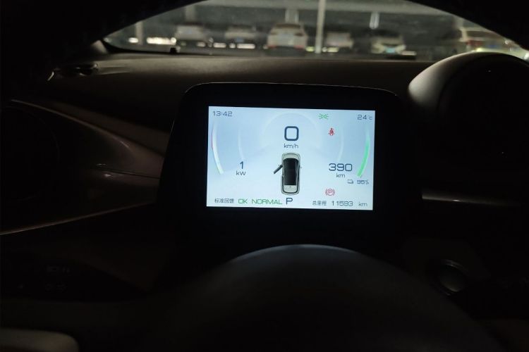 比亚迪 海豚 2023款 420km 时尚版中控内饰15