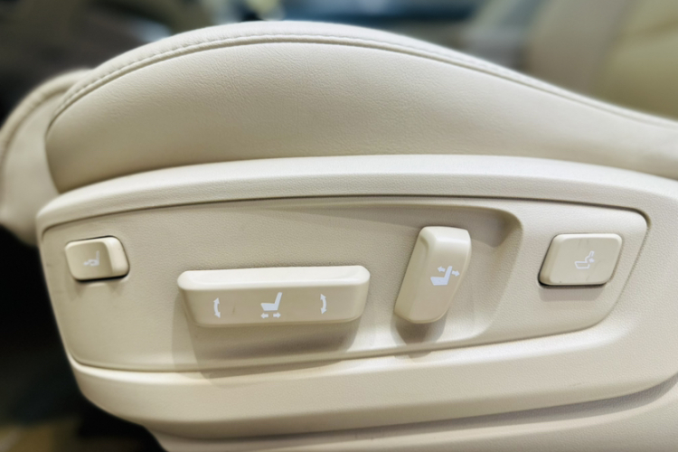 雷克萨斯ES 2013款 250 精英版中控内饰7005