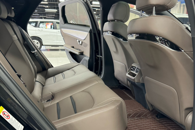 比亚迪 汉 2021款 EV 标准续航版豪华型中控内饰7008