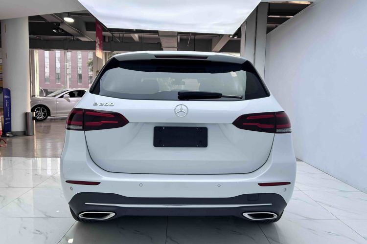 奔驰B级 2022款 改款 B 200 动感型车身外观6005