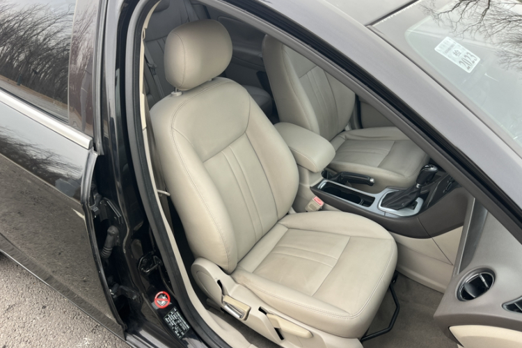 福特 蒙迪欧-致胜 2011款 2.3L 时尚型中控内饰7006