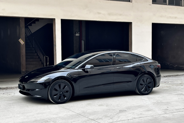 特斯拉 Model 3 2025款 后轮驱动版车身外观6001