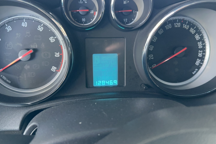 别克 英朗 2014款 XT 1.6L 自动时尚版中控内饰15